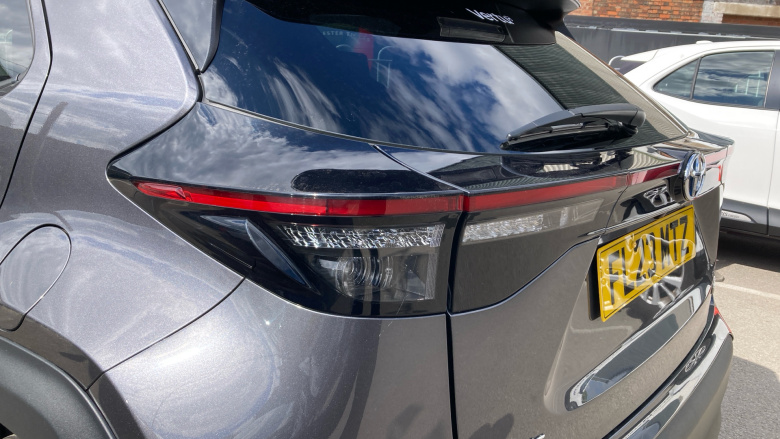 Toyota Yaris Cross 1.5 Hybrid Design 5dr CVT Hybrid Estate